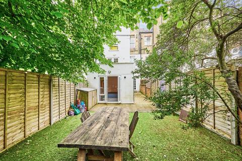 2 bedroom flat for sale, Elm Park, SW2