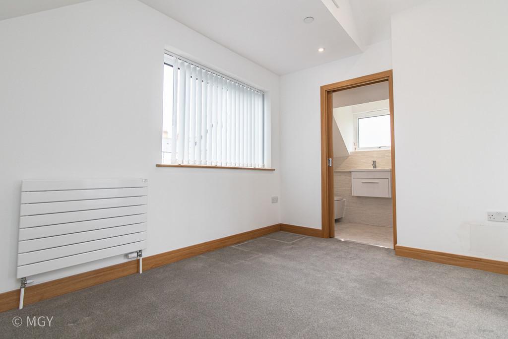 37 Huron Cre-28
