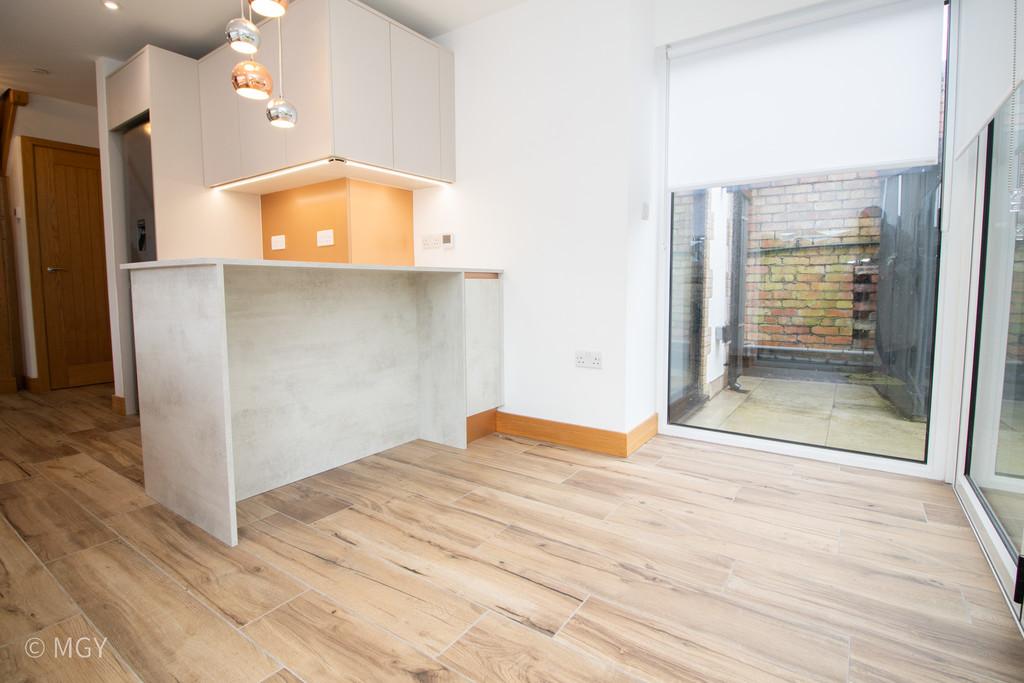 37 Huron Cre-13