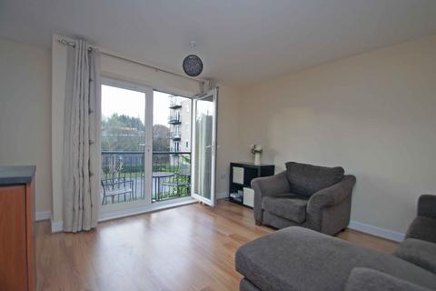 2 bedroom flat to rent, Cornmill View, Horsforth, Leeds, LS18