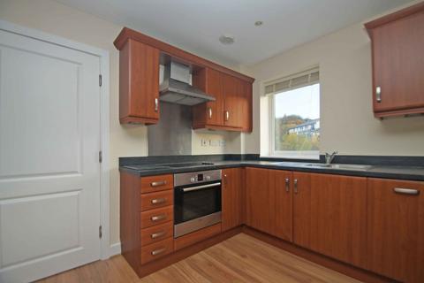 2 bedroom flat to rent, Cornmill View, Horsforth, Leeds, LS18