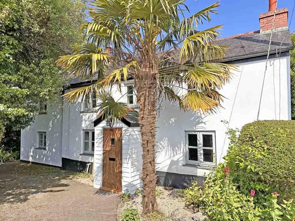 Mawnan Smith, Nr. Falmouth, Cornwall 3 bed detached house for sale £