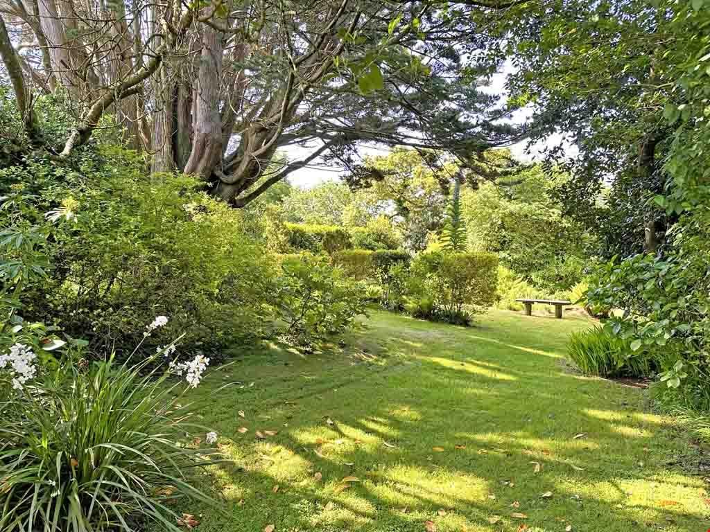 Mawnan Smith, Nr. Falmouth, Cornwall 3 bed detached house for sale £
