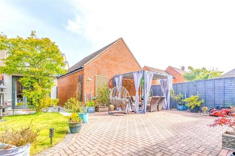 4 bedroom detached house for sale, Oakhurst, Swindon SN25