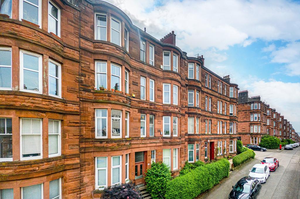 Thornwood Avenue, Thornwood, Glasgow 1 bed apartment for sale £135,000