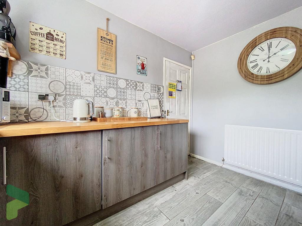 Fully Fitted Kitchen