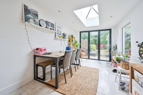15 Wisteria Road, London, SE13 5HW
