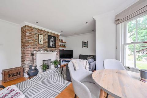 2 bedroom flat for sale, Cedars Close, Belmont Hill, Blackheath, London, SE13