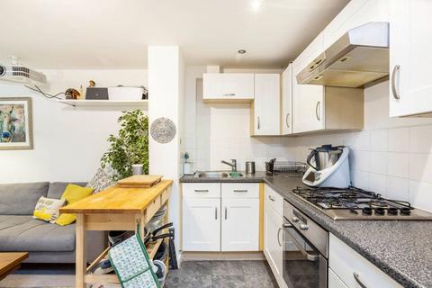 2 bedroom flat to rent, 84 Stainsby Road, London E14