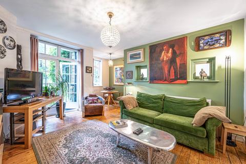 2 bedroom flat for sale, Oakeshott Avenue, Highgate, London, N6