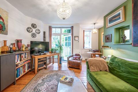 2 bedroom flat for sale, Oakeshott Avenue, Highgate, London, N6