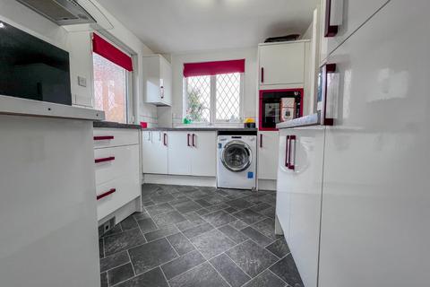 3 bedroom end of terrace house for sale, Curry Road, Grimsby, N.E Lincolnshire, DN34