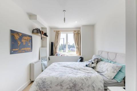 2 bedroom flat to rent, Bannister House, Wealdstone, Harrow, HA3