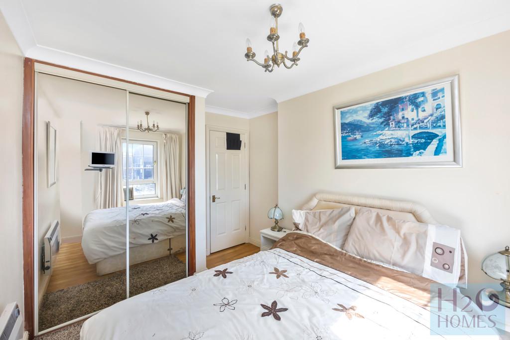 The Octagon, Flat 2 008