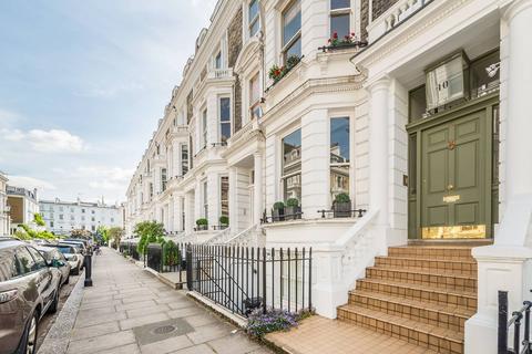 2 bedroom flat to rent, Stafford Terrace, Kensington, London, W8