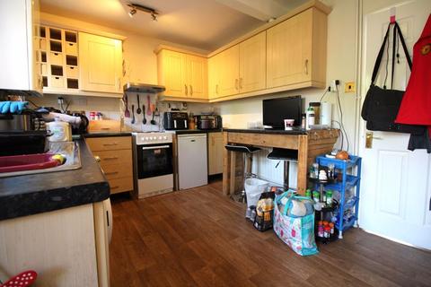 3 bedroom terraced house to rent, Newman Place, Bilston
