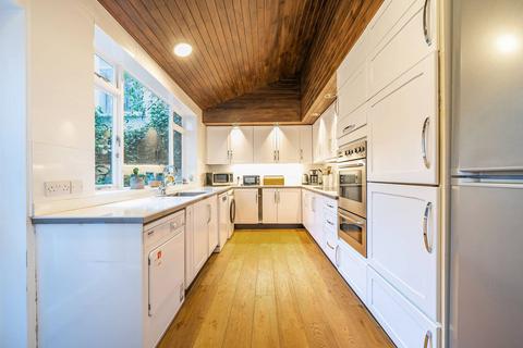 3 bedroom flat to rent, Queens Gate Gardens, South Kensington, London, SW7