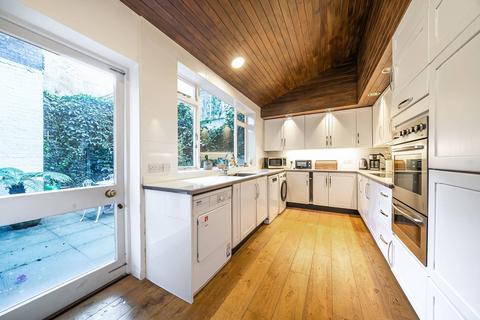 3 bedroom flat to rent, Queens Gate Gardens, South Kensington, London, SW7