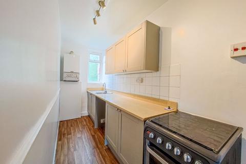 2 bedroom flat to rent, Burrage Road, Woolwich, London SE18