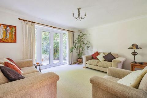 4 bedroom detached house for sale, Blackford Close, South Croydon / Purley Borders
