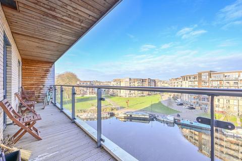 2 bedroom flat to rent, Essex Wharf, Upper Clapton, London, E5