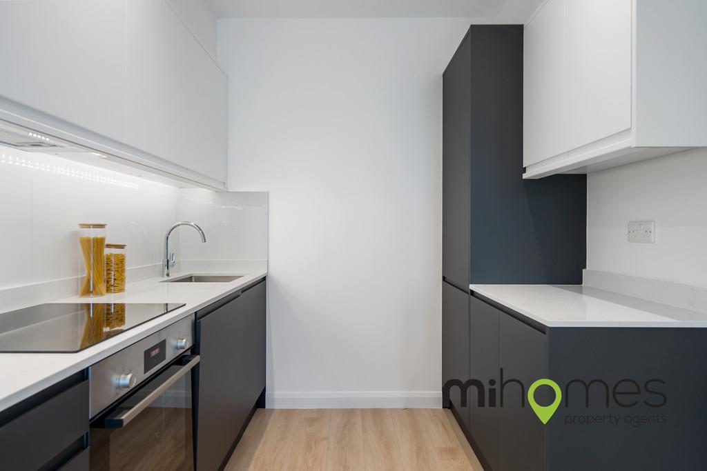 Flat 9, 7 Bath Road SL1 3 UA-6
