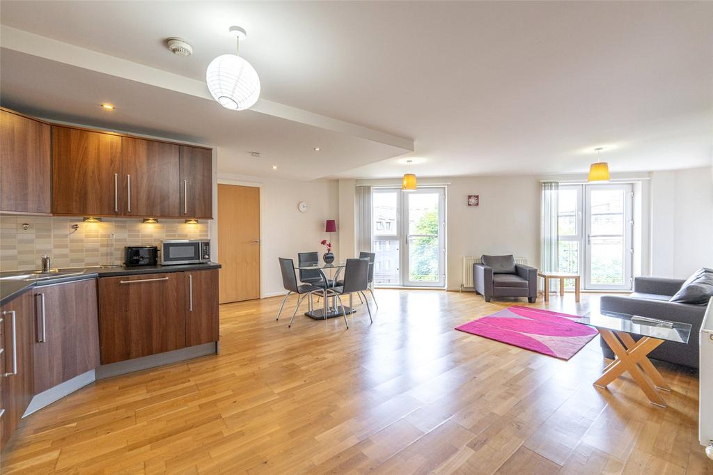 Lounge/Kitchen