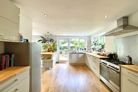 2 Copes Gardens, Truro, TR1 3SN