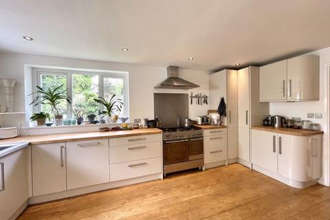 2 Copes Gardens, Truro, TR1 3SN