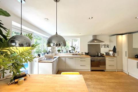 2 Copes Gardens, Truro, TR1 3SN