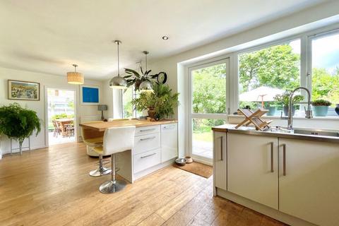 2 Copes Gardens, Truro, TR1 3SN