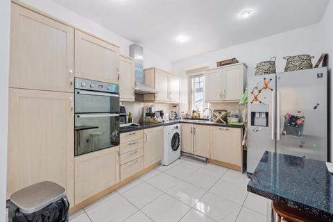 4 bedroom apartment for sale, Avenue Mansions, Finchley Road, Hampstead, London NW3