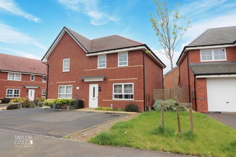 3 bedroom semi-detached house for sale, Longbourn Crescent, Tamworth