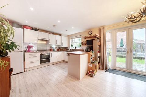 4 bedroom detached house for sale, The Bartons, Staplehurst