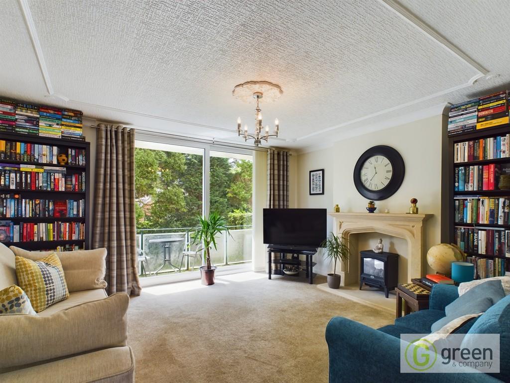 Foley Road East, Sutton Coldfield B74 2 bed apartment for sale £205,000