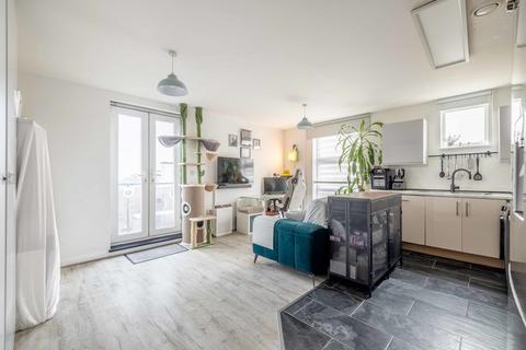 2 bedroom apartment for sale, Burlington Road, Slough