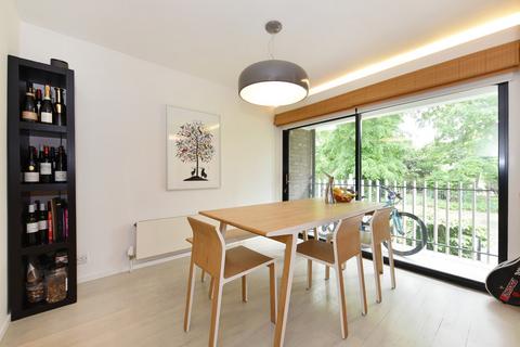 90 Gore Road, London, E9 7HW