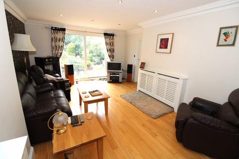 123 Commonfield Road, Banstead, SM7 2JY