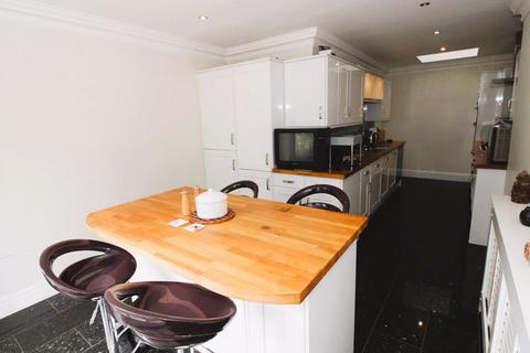 123 Commonfield Road, Banstead, SM7 2JY