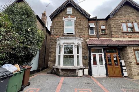 2 bedroom house to rent, Palmerston Road, London E17