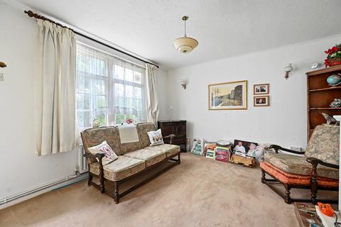 2 bedroom end of terrace house for sale, Carmelite Close, Harrow