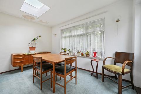 2 bedroom end of terrace house for sale, Carmelite Close, Harrow