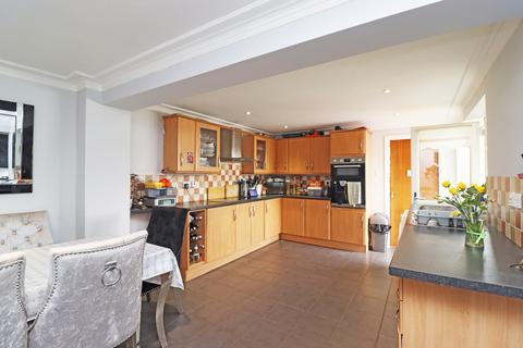 3 bedroom end of terrace house for sale, Elm Estate, East Bergholt