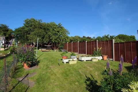 105 Bowerdean Road, High Wycombe, HP13 6AY