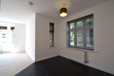 2 bedroom apartment to rent, Martin Court, Sittingbourne ME10