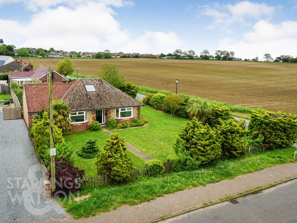 Bulmer Lane, Wintertononsea, Great... 4 bed chalet for sale £440,000