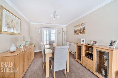 3 bedroom semi-detached house for sale, Oxford Avenue, Hornchurch, RM11
