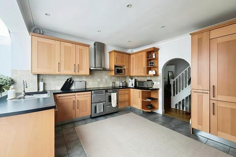 3 bedroom semi-detached house to rent, St Marks Road