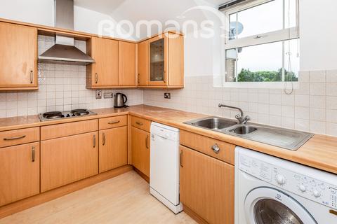 2 bedroom apartment to rent, Clarence Road