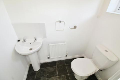 2 bedroom terraced house to rent, Haggerston Road, Blyth